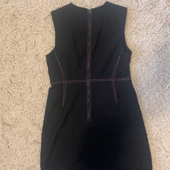 Diane Von Furstenberg 60s mini dress.l with top stitching. - Picture 3 of 8